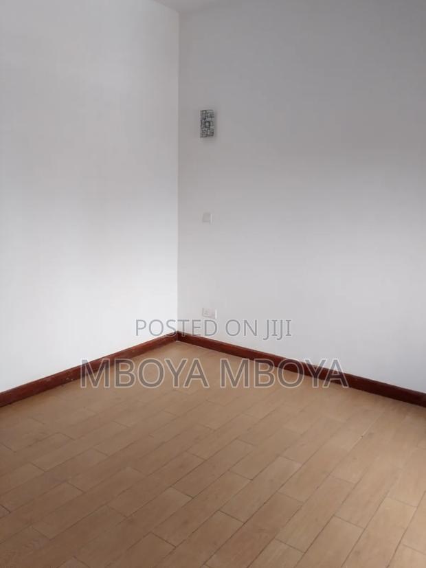 5bdrm Maisonette in Parklands for rent - thumbnail 6