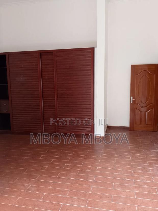 5bdrm Maisonette in Parklands for rent - thumbnail 16