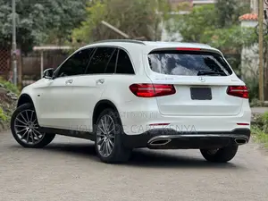 Mercedes-Benz GLC-Class 2016 White