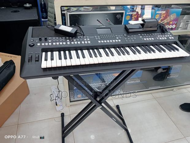 Yamaha 61 Key Professional Keyboard Sx 600 - thumbnail 3