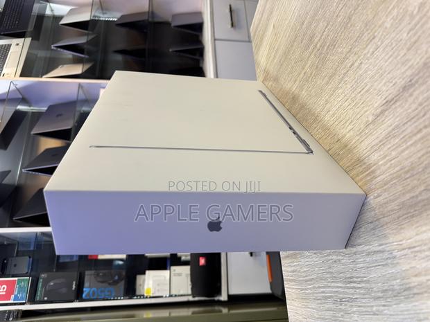 New Laptop Apple MacBook Air 2025 M4 15-inch 16GB Apple M4 SSD 512GB - thumbnail 2