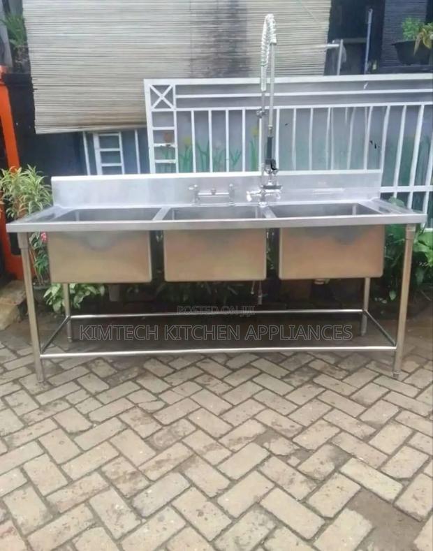 Triple Bowl Sinks - main view