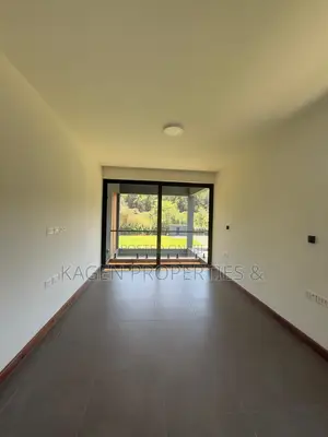 5bdrm Maisonette in Hardy for sale