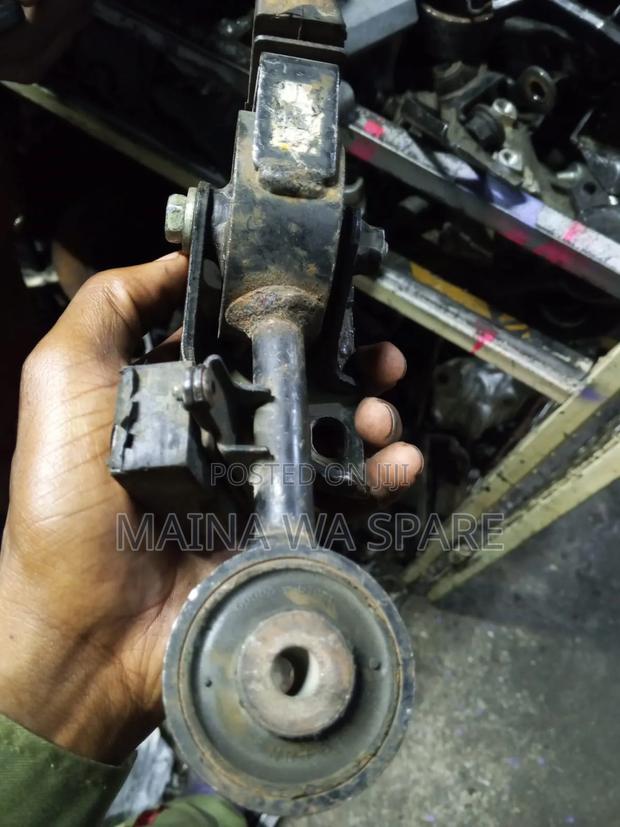 Toyota Harrier 240 Engine Mounting - thumbnail 4