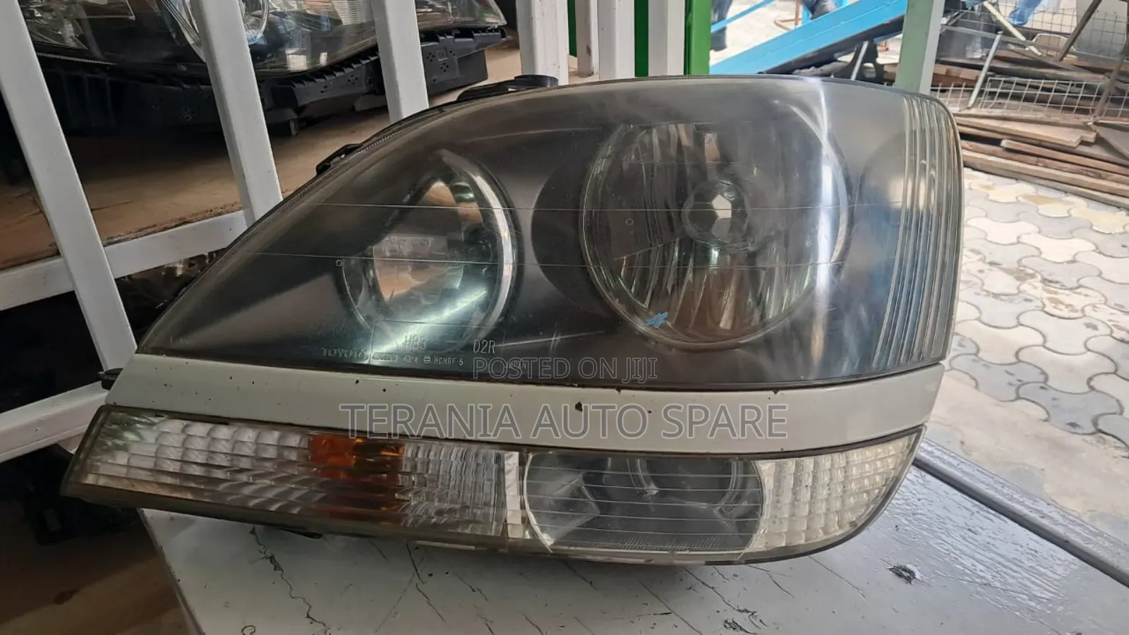 Harrier Old Model Headlight Zenon