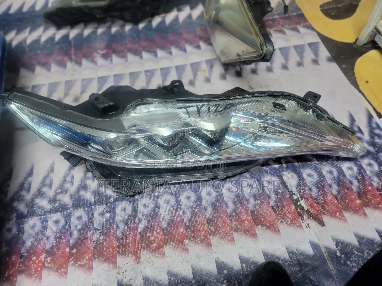 Harrier 2018 Headlight 192