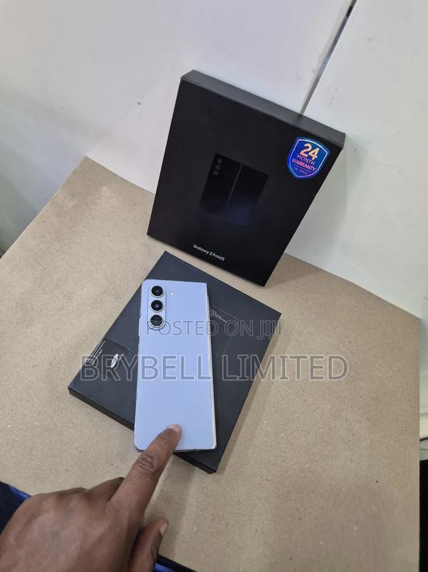 Samsung Galaxy Z Fold 5 256 GB Blue - main view