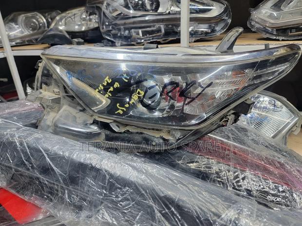 Auris 2012 Headlight Non Zenon