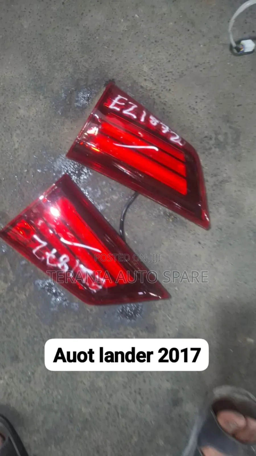 Outlander 2015 to 2017 Boot Reflector S