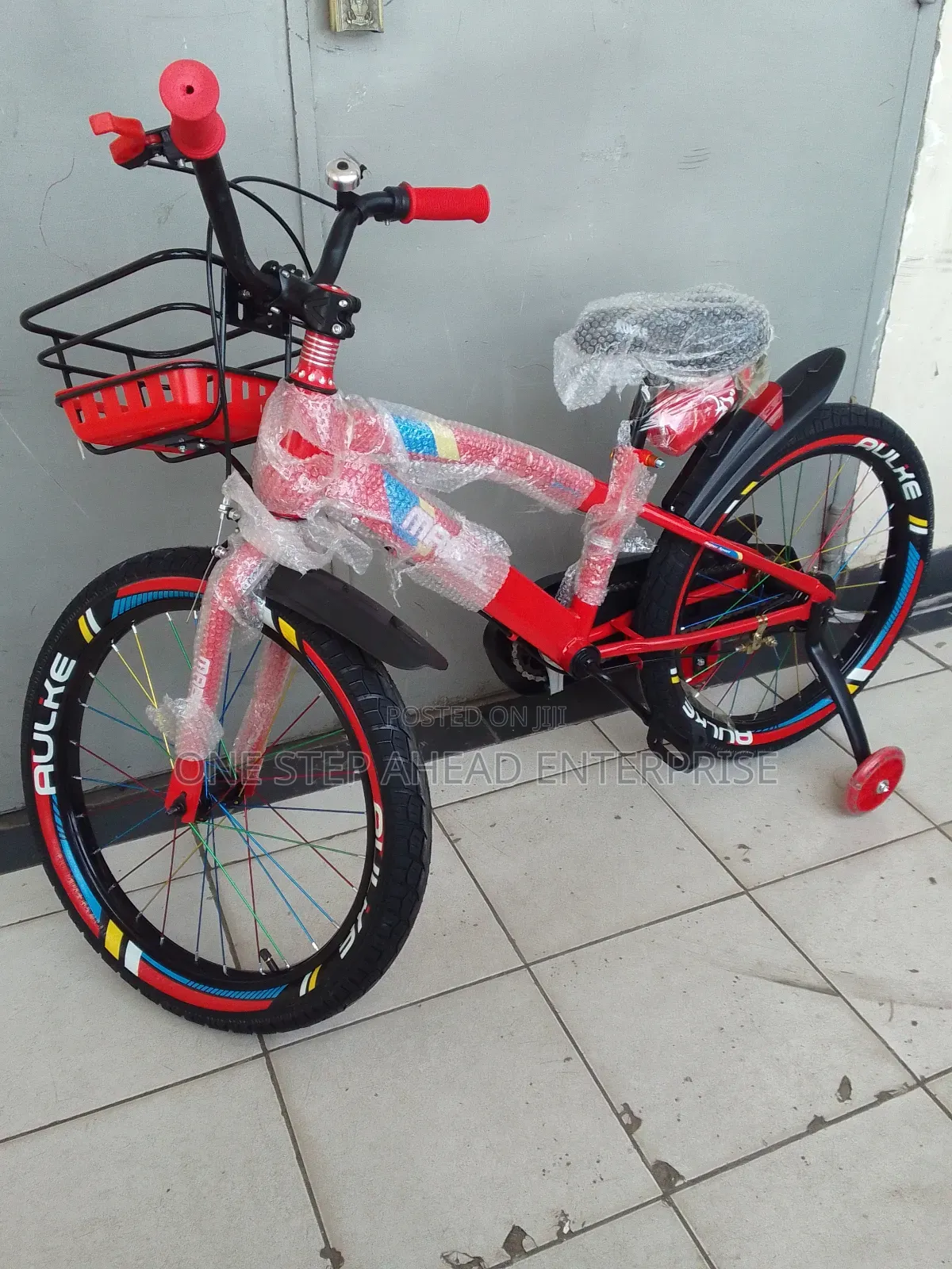 Size 20 Red With Front Bucket and Training Wheels