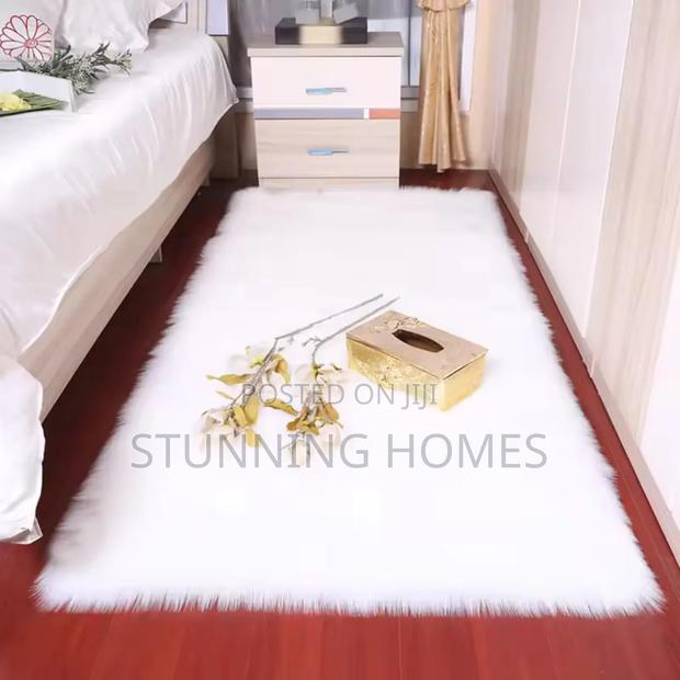 Rabbit Fur Bedside Mats - thumbnail 8