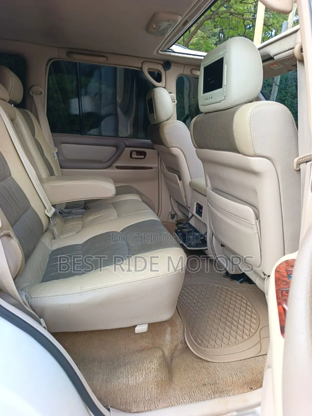Toyota Land Cruiser 2002 White