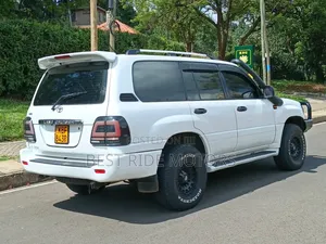 Toyota Land Cruiser 2002 White