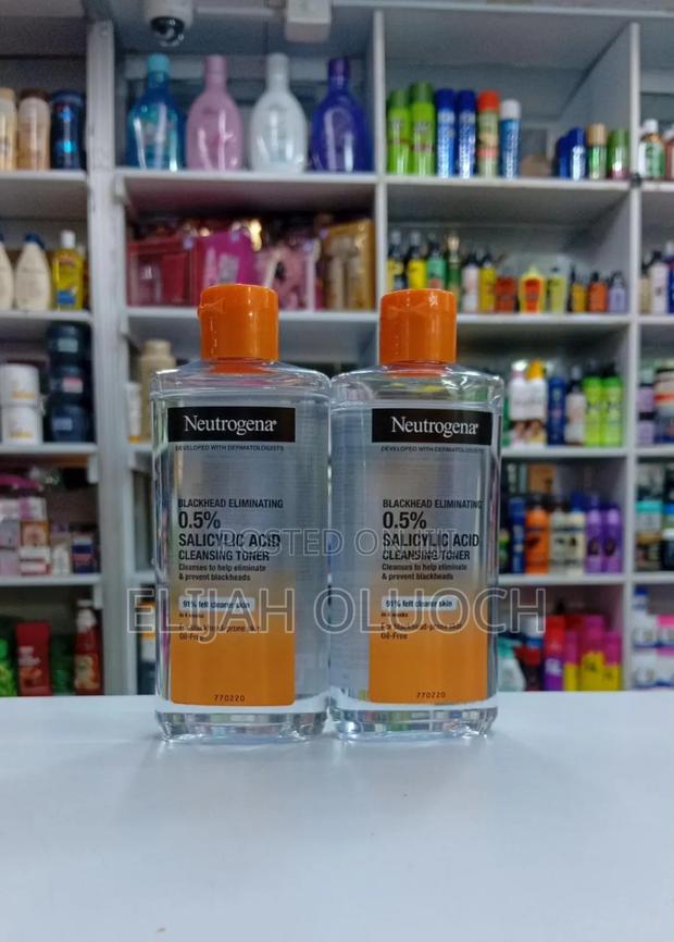 Neutrogena Blackhead Eliminating 0.5% Salicylic Acid Cleansing Toner.