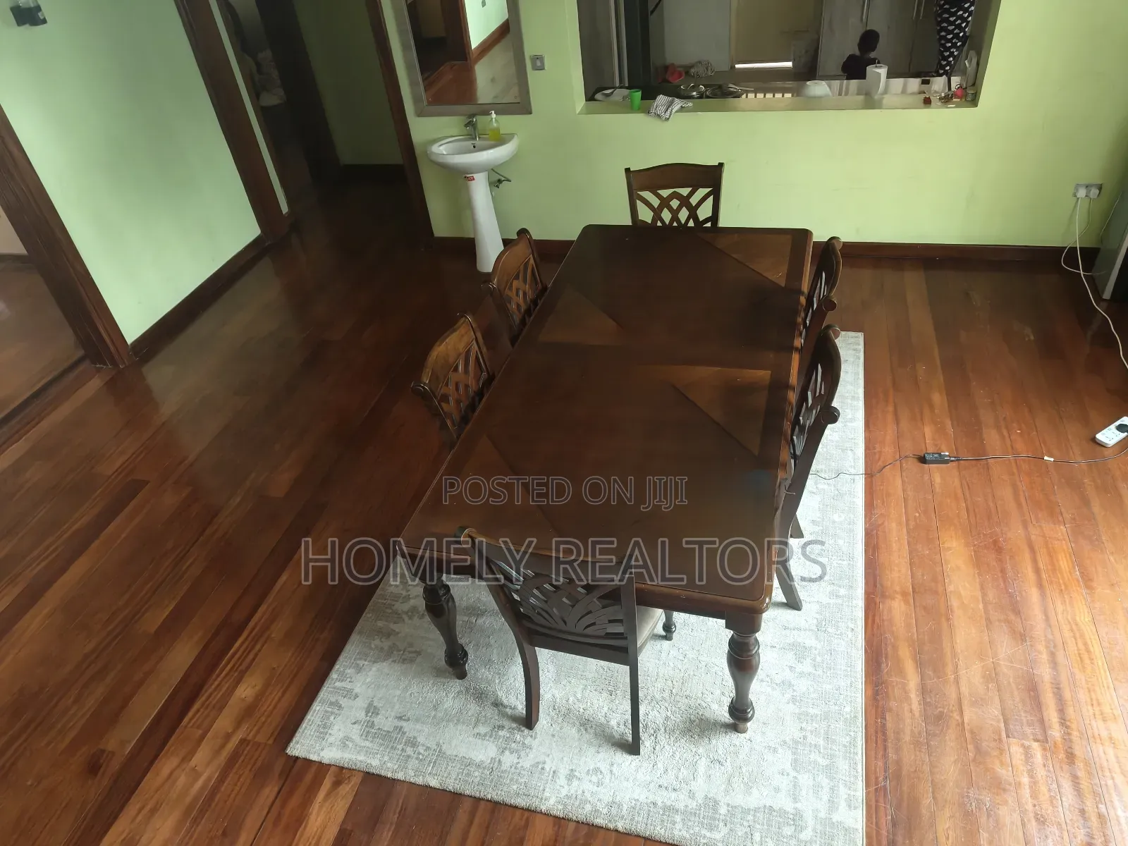 8bdrm Mansion in Kerarapon Drive for rent