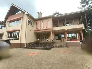 8bdrm Mansion in Kerarapon Drive for rent