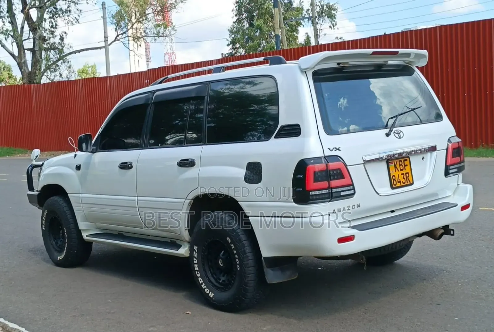 Toyota Land Cruiser 2002 White