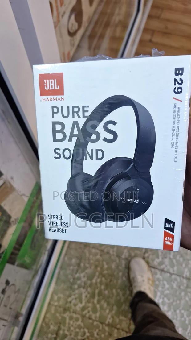 JBL B29 Wireless Bluetooth Headphone.