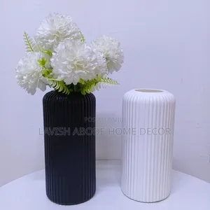 Ribbed Plastic Flower Vase Black White
