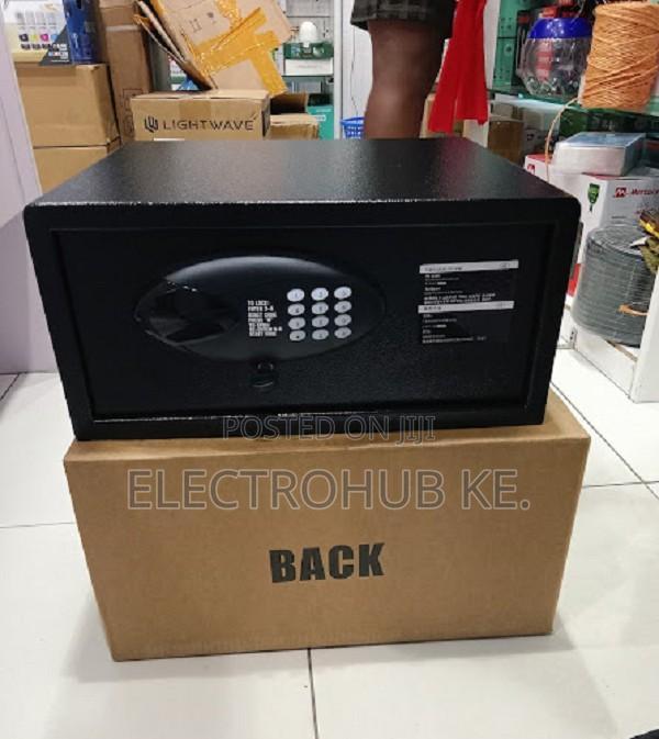 Digital Hotel Safe Box With Key - main view