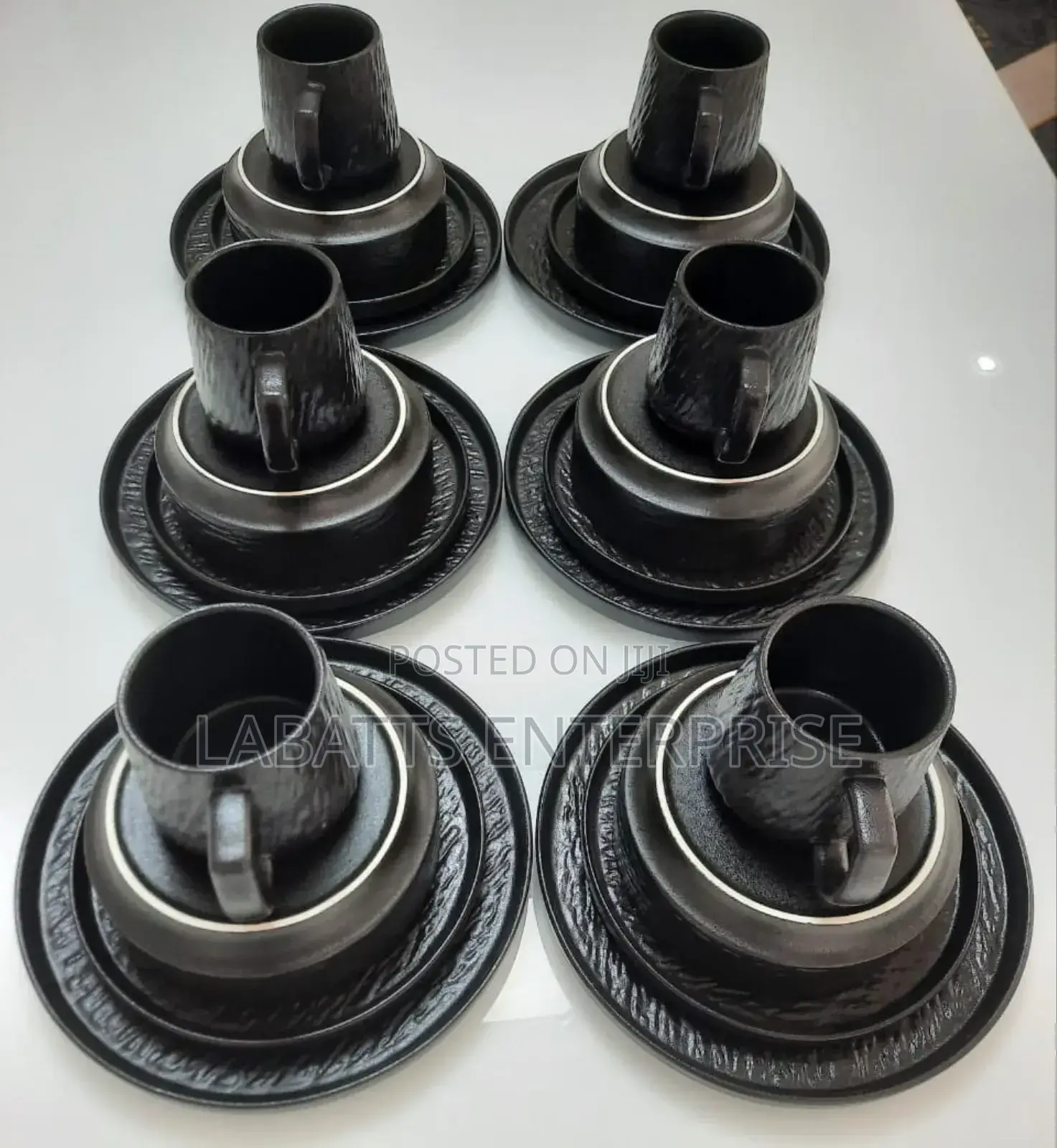 Black Ceramic Dinnerset
Highquality Modernstyle Dinnerset