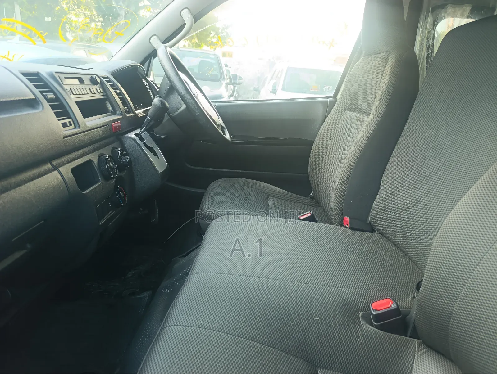 Toyota HiAce 2019 White
