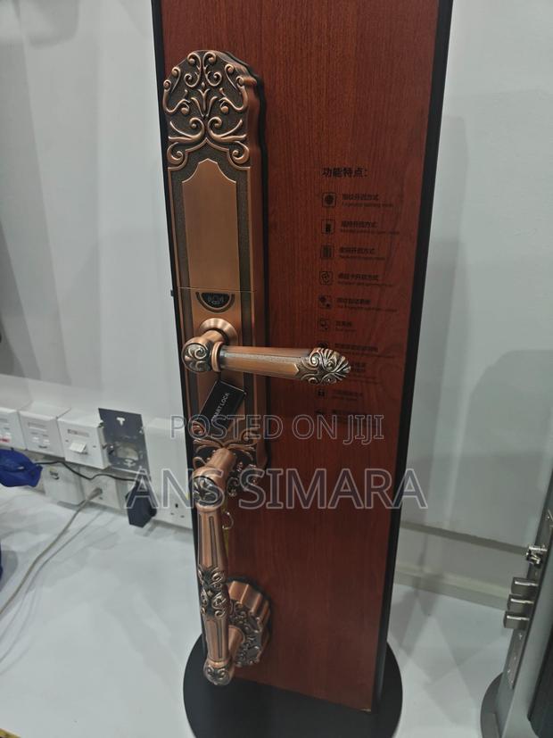 European-Style Luxury Smart Door Lock