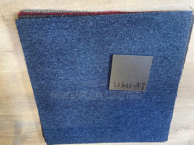 Plain Commercial Carpet Tiles Durable Modular Design