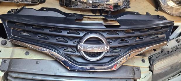 Nissan Nv 200 Grill