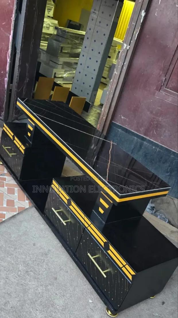 Executive 5 FTS Black/White and Gold With Marble Top