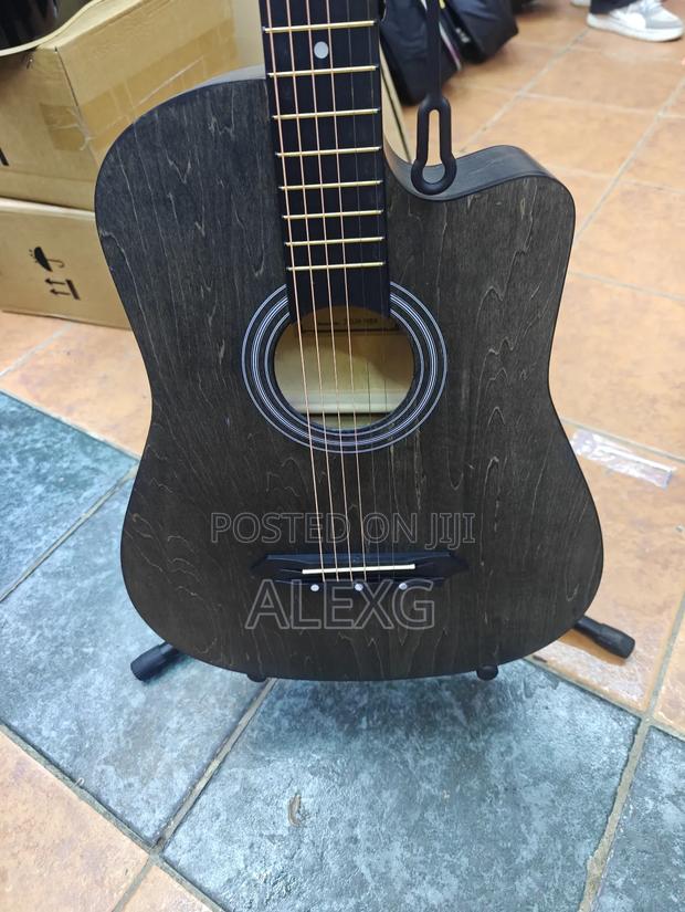 Malt Acoustic Guitar - thumbnail 4