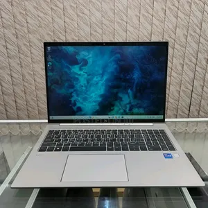 Laptop HP ZBook Firefly 16 G10 16GB Intel Core i7 SSD 512GB