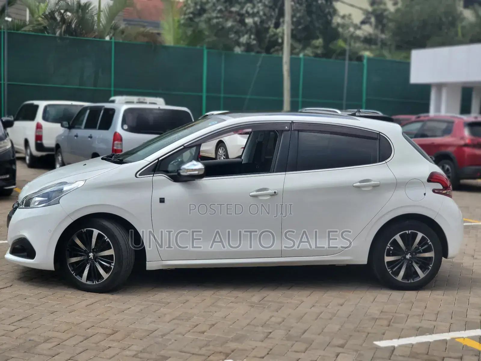 Peugeot 208 2018 White