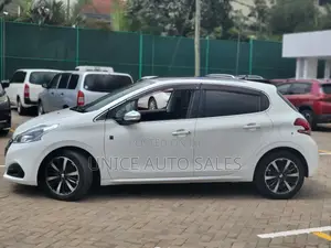 Peugeot 208 2018 White
