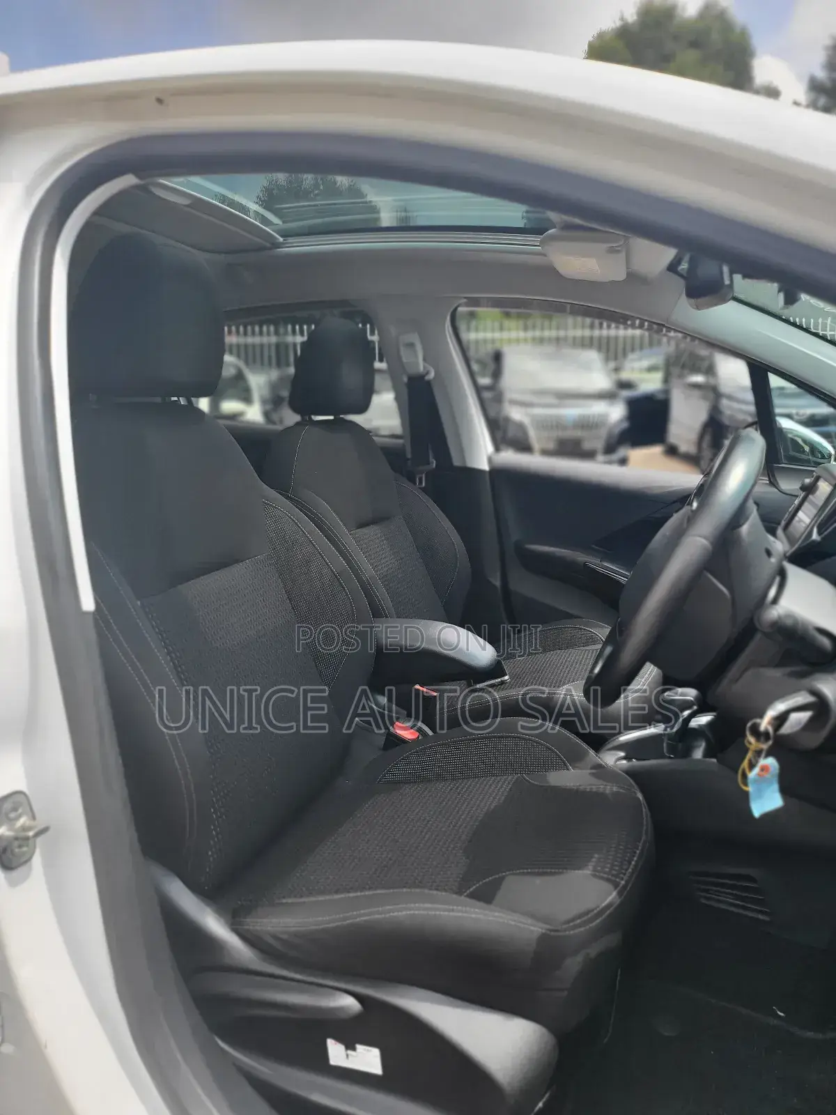 Peugeot 208 2018 White