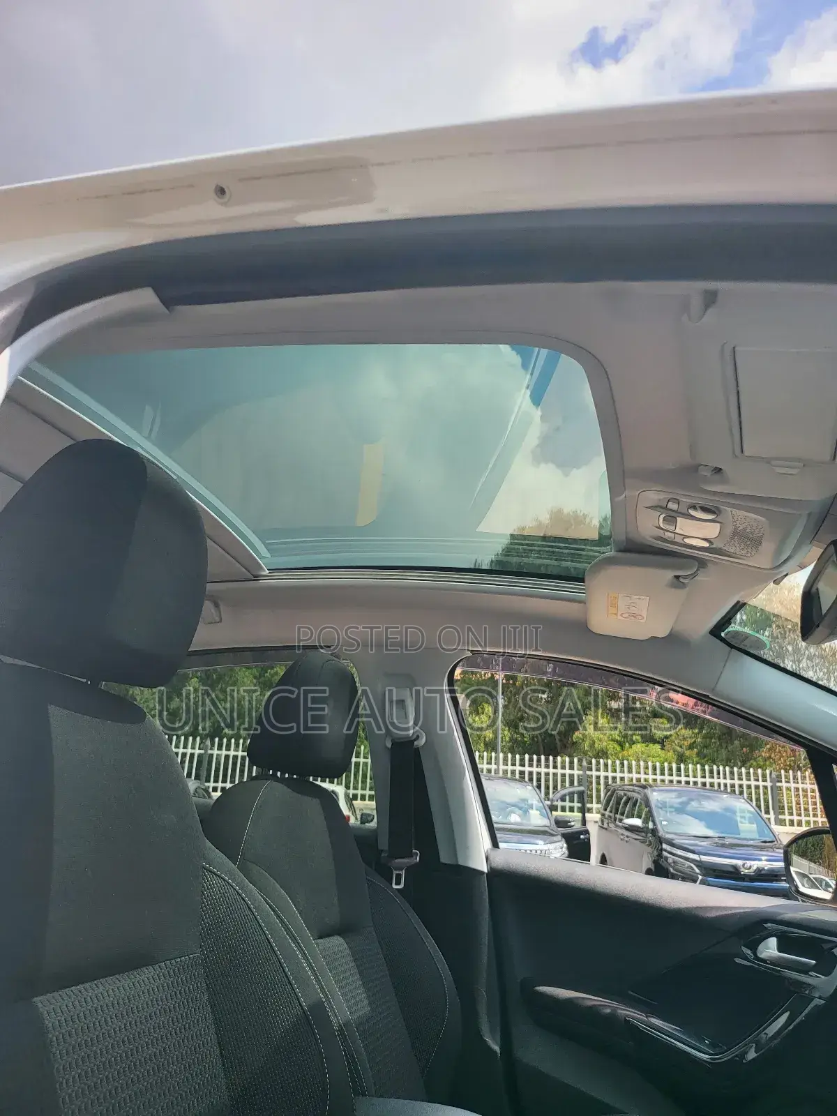 Peugeot 208 2018 White