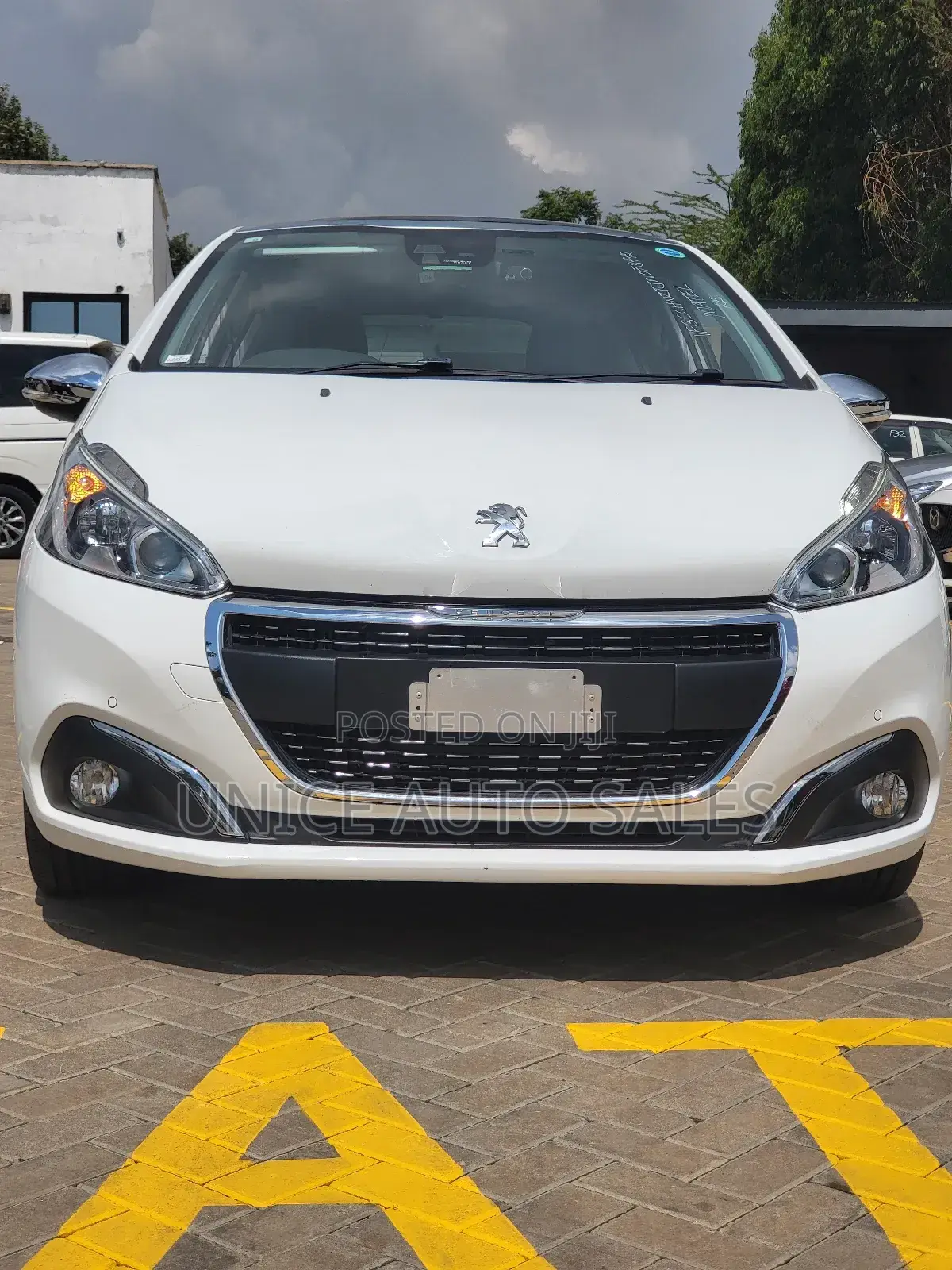 Peugeot 208 2018 White