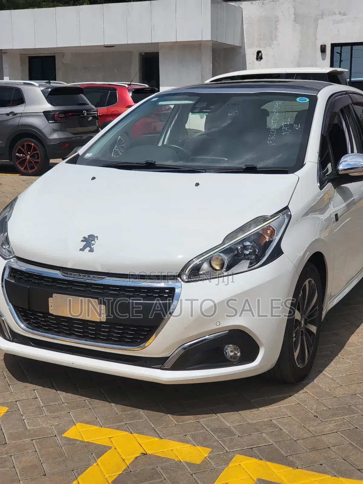 Peugeot 208 2018 White