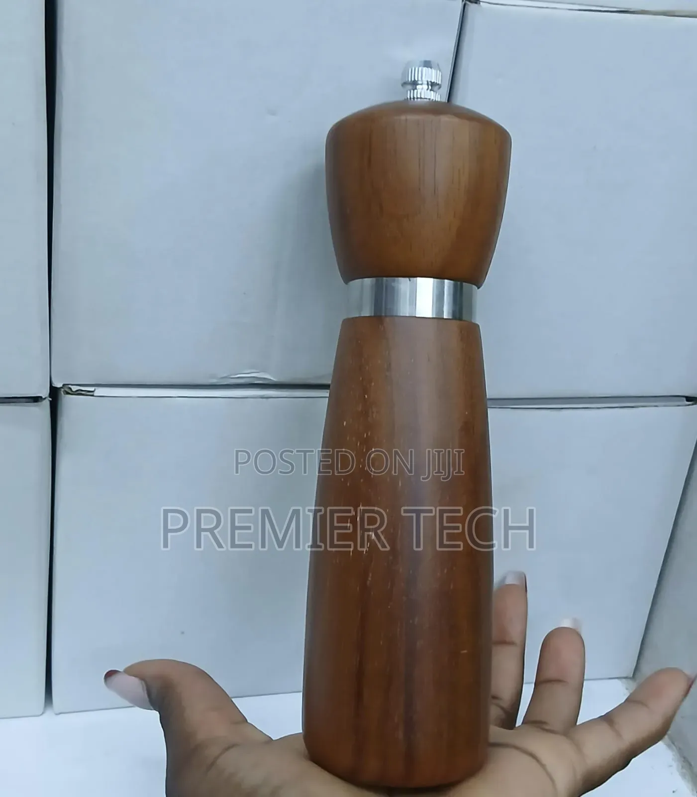 *Wooden Portable Spice // Pepper Grinder