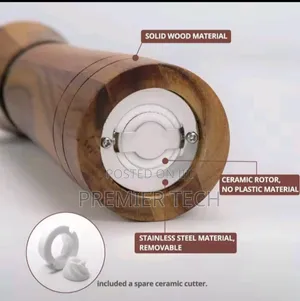 *Wooden Portable Spice // Pepper Grinder