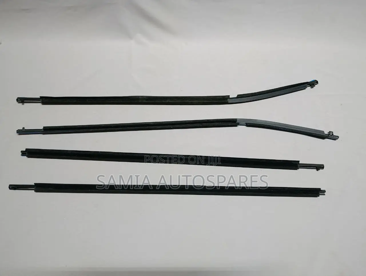 Weather Strip 
Corolla 2014 Chrome Set