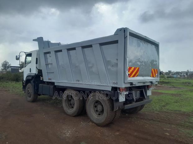 Isuzu FVZ Tipper - thumbnail 3