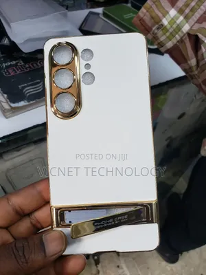 S26 Ultra Mobile Case With Kickstand