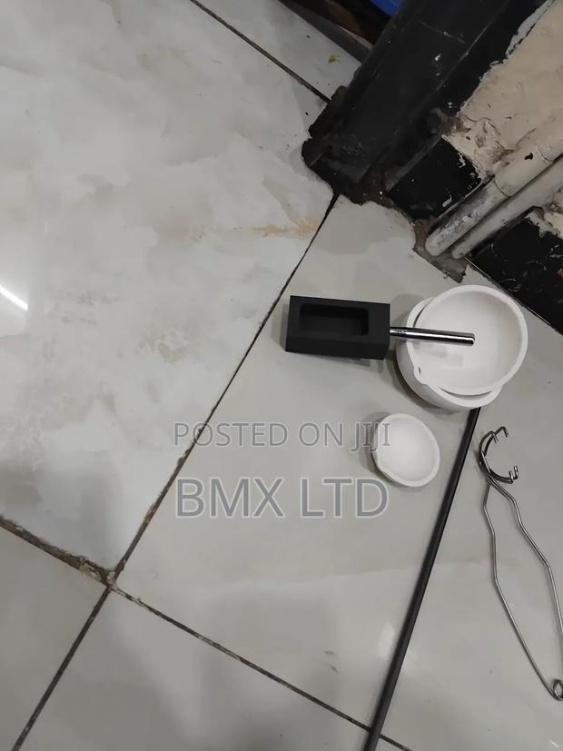 Premium Smelting Crucible With Precision Spout - main view