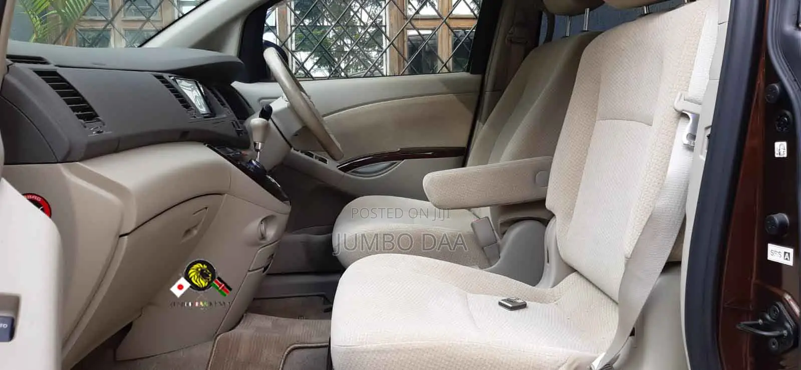 Toyota ISIS 2018 Brown