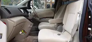 Toyota ISIS 2018 Brown