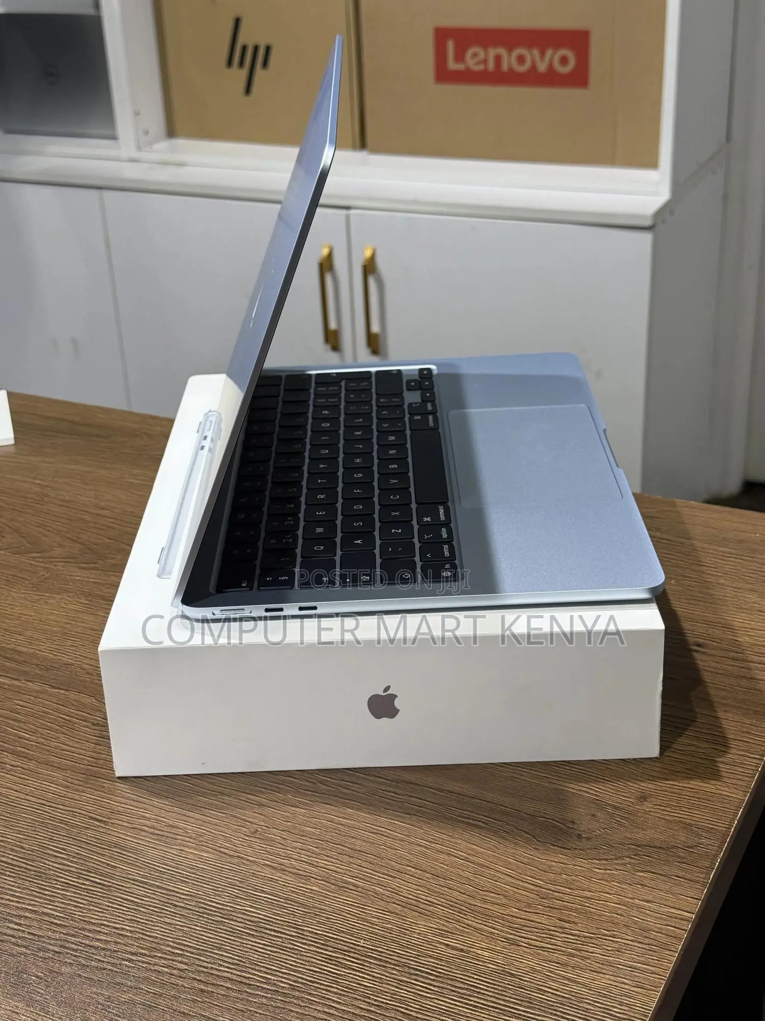 New Laptop Apple MacBook Air 16GB Apple M4 SSD 256GB