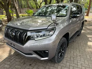 Toyota Land Cruiser Prado 2.8 2022 Gray