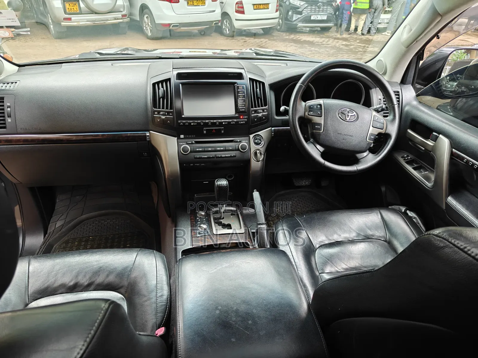 Toyota Land Cruiser 4.5 V8 VXR 2011 Gray
