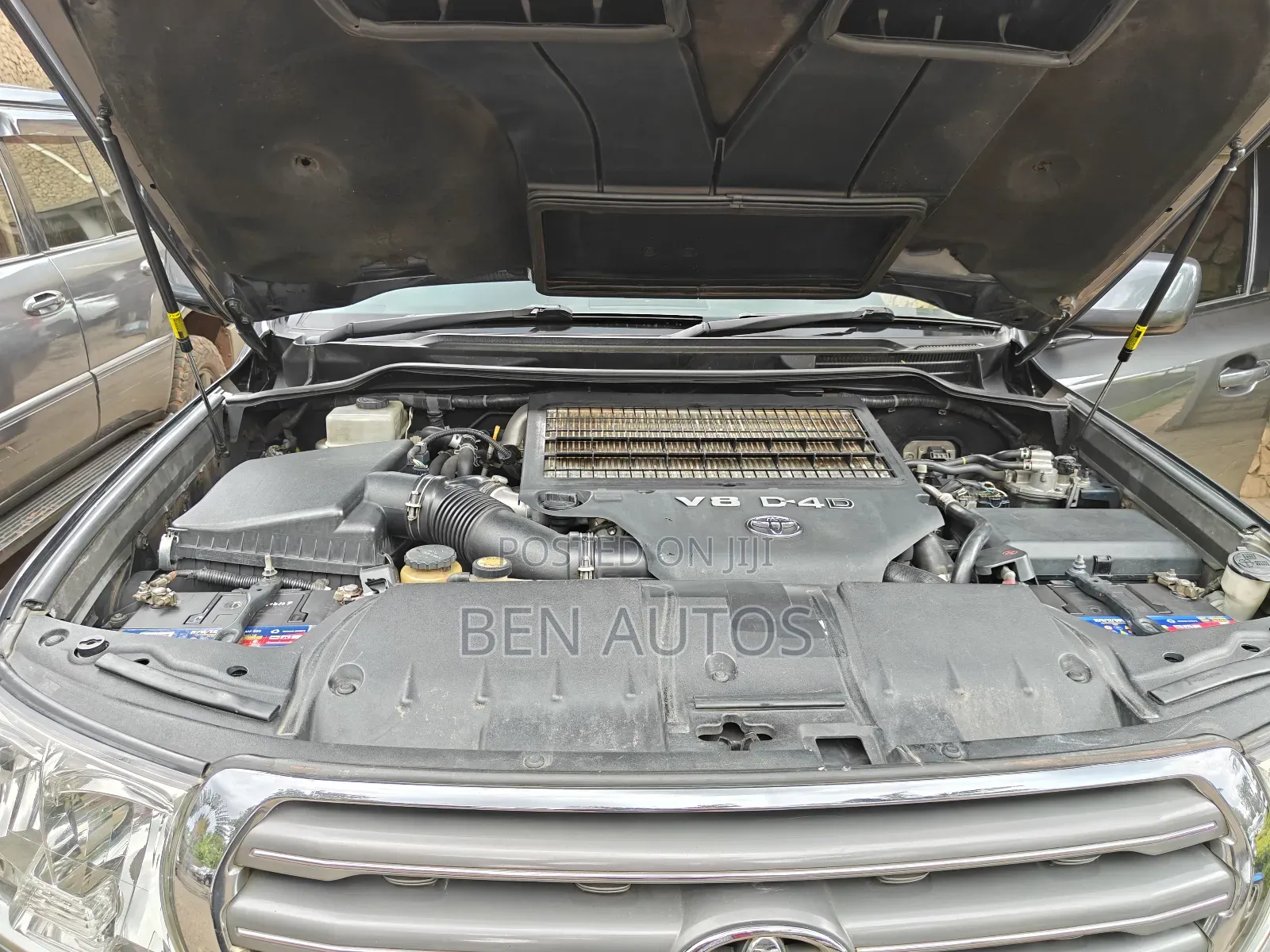 Toyota Land Cruiser 4.5 V8 VXR 2011 Gray